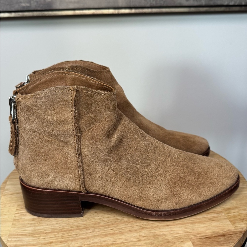 Dolce Vita Women’s Tavin Suede Zip Back Ankle Booties Tan, Size 7 - Picture 2 of 10